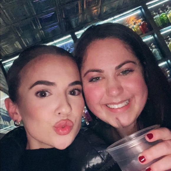 Meet your Posher, Gabrielle - Picture 1 of 1